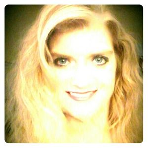 Meet your Posher, Nicqelle